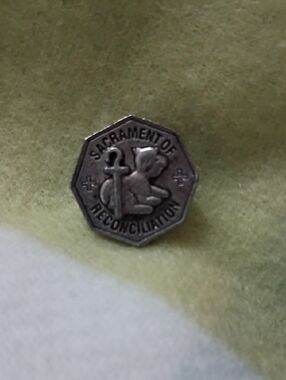 Sacrament of Reconciliation Religious Pin - Silver Tone